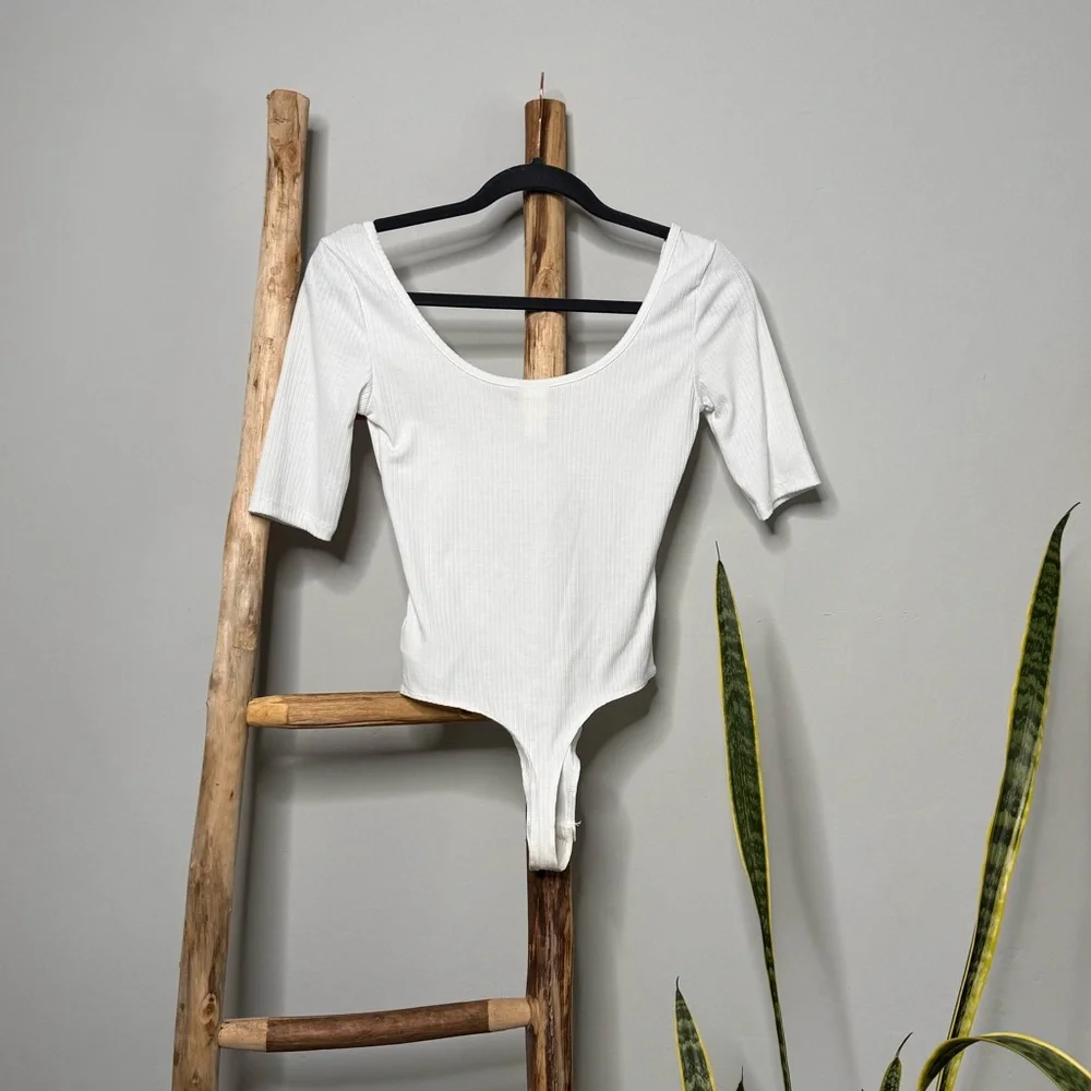 H&M Ribbed V-Neck Bodysuit - Picture 7 of 11